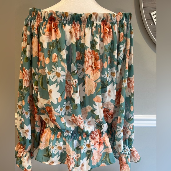 Women's Fall Top -Off The Shoulder - Floral Print Ruffle Sleeve - Size L - Picture 6 of 11